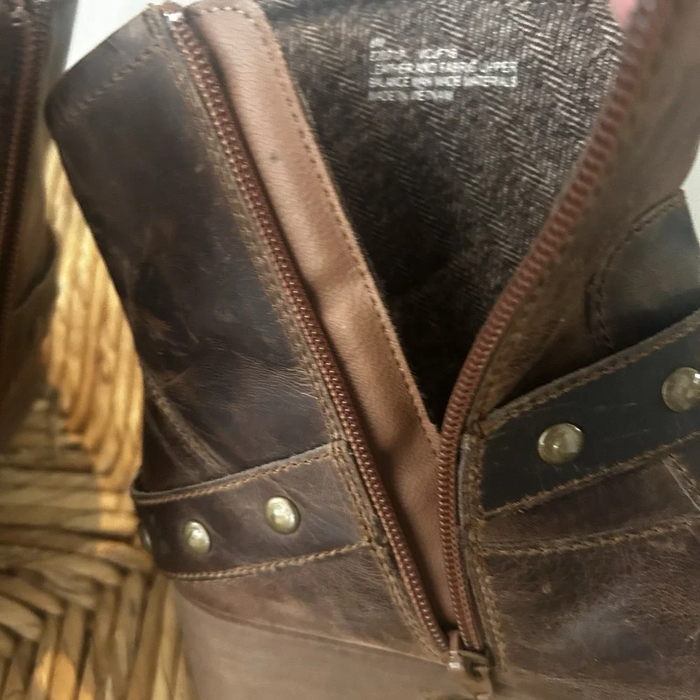 Brown Moto Distressed Leather Ankle Booties Size 8M Zip B.O.C. Born of Concept